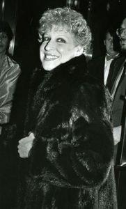 Bette Midler 1985, NY.jpg